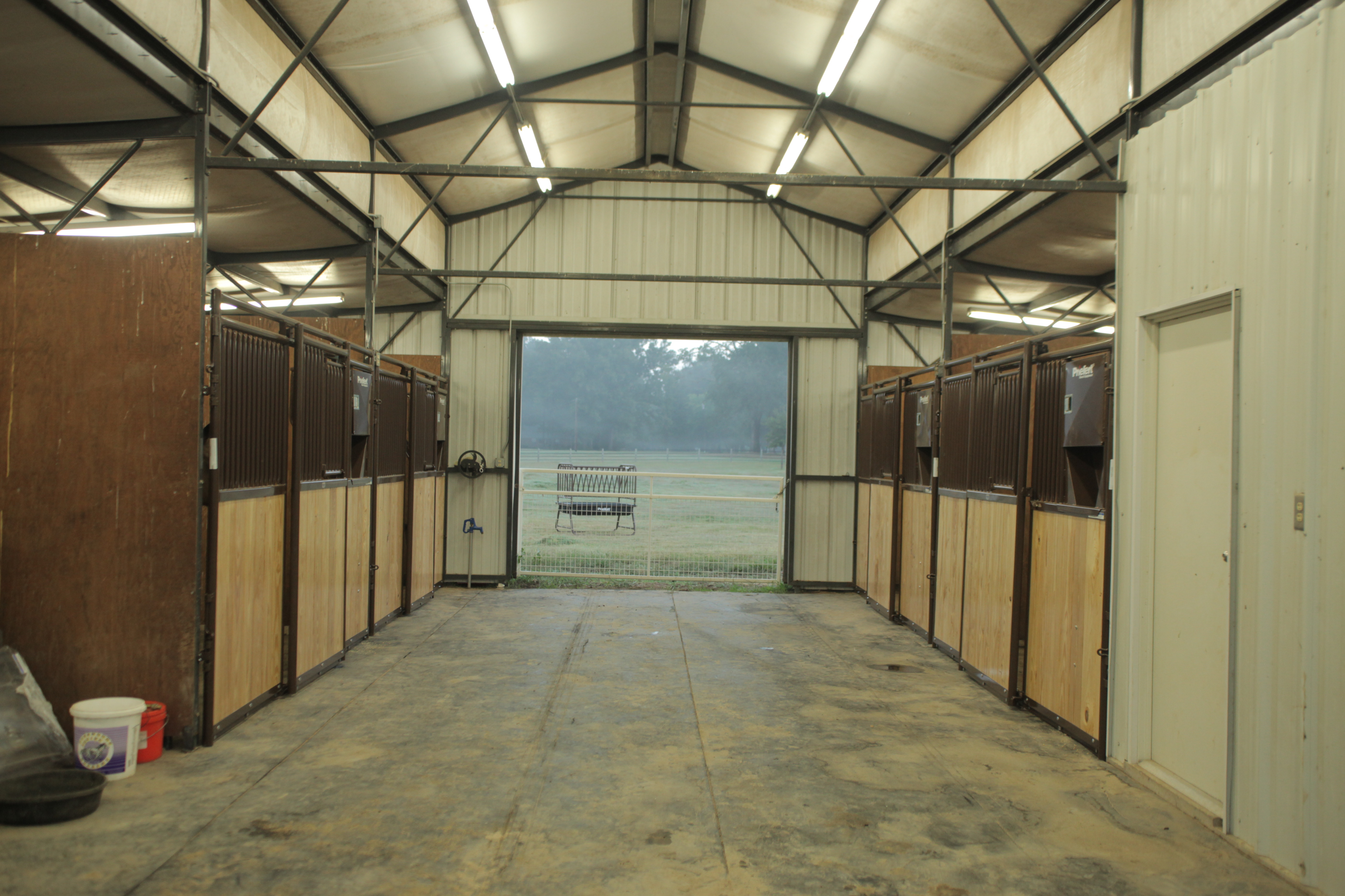 Premier Horse Stalls 02.JPG